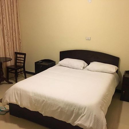 Cheers Bed & Breakfast Addis Ababa Bagian luar foto